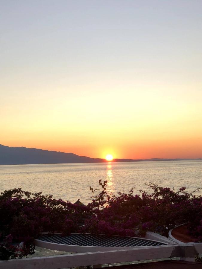 Sunset Apartment Saranda Bay Экстерьер фото
